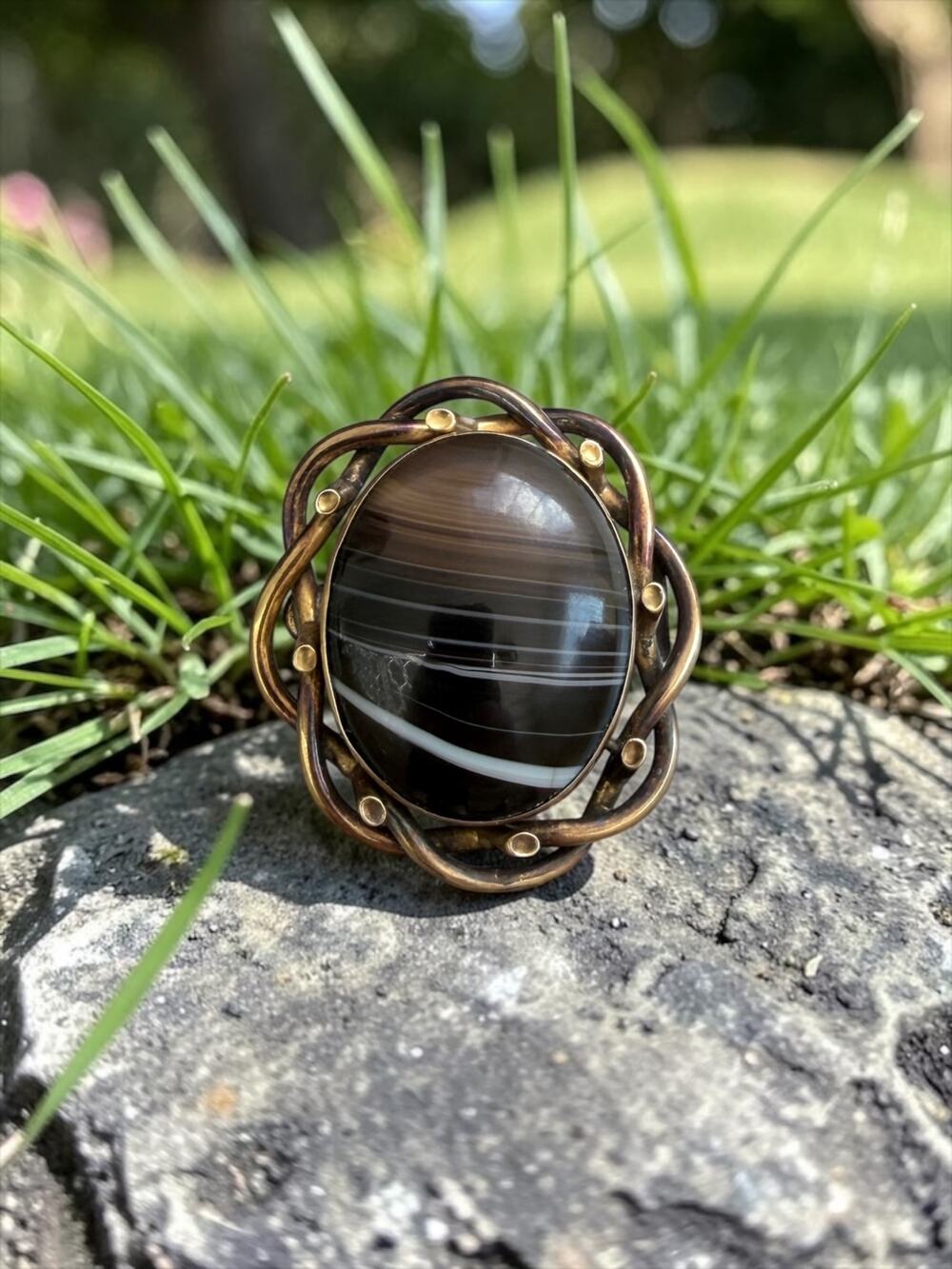 14k Gold Scottish Banded Agate Portrait Brooch